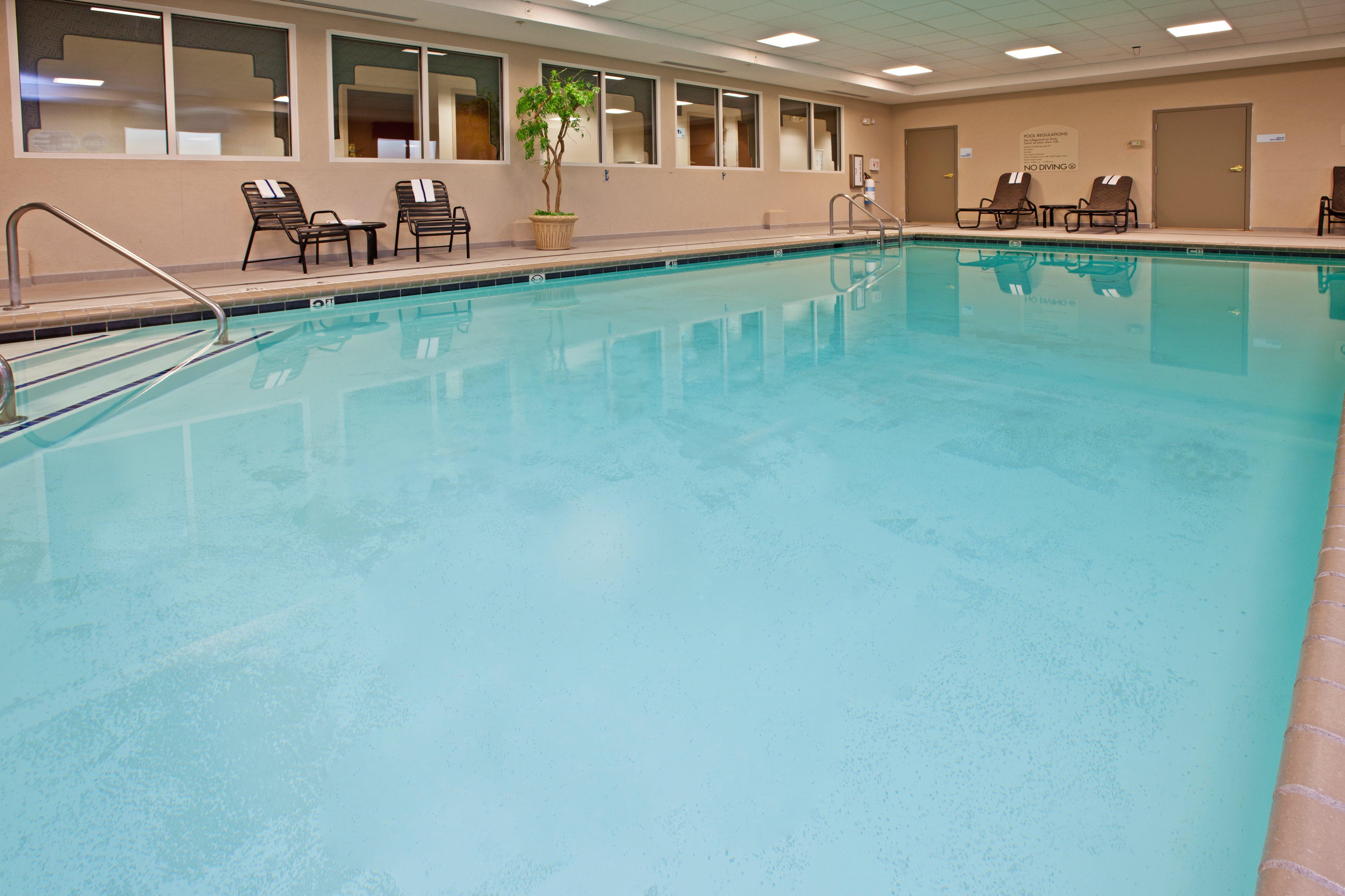Holiday Inn Express Hotel & Suites Greenwood Einrichtungen foto
