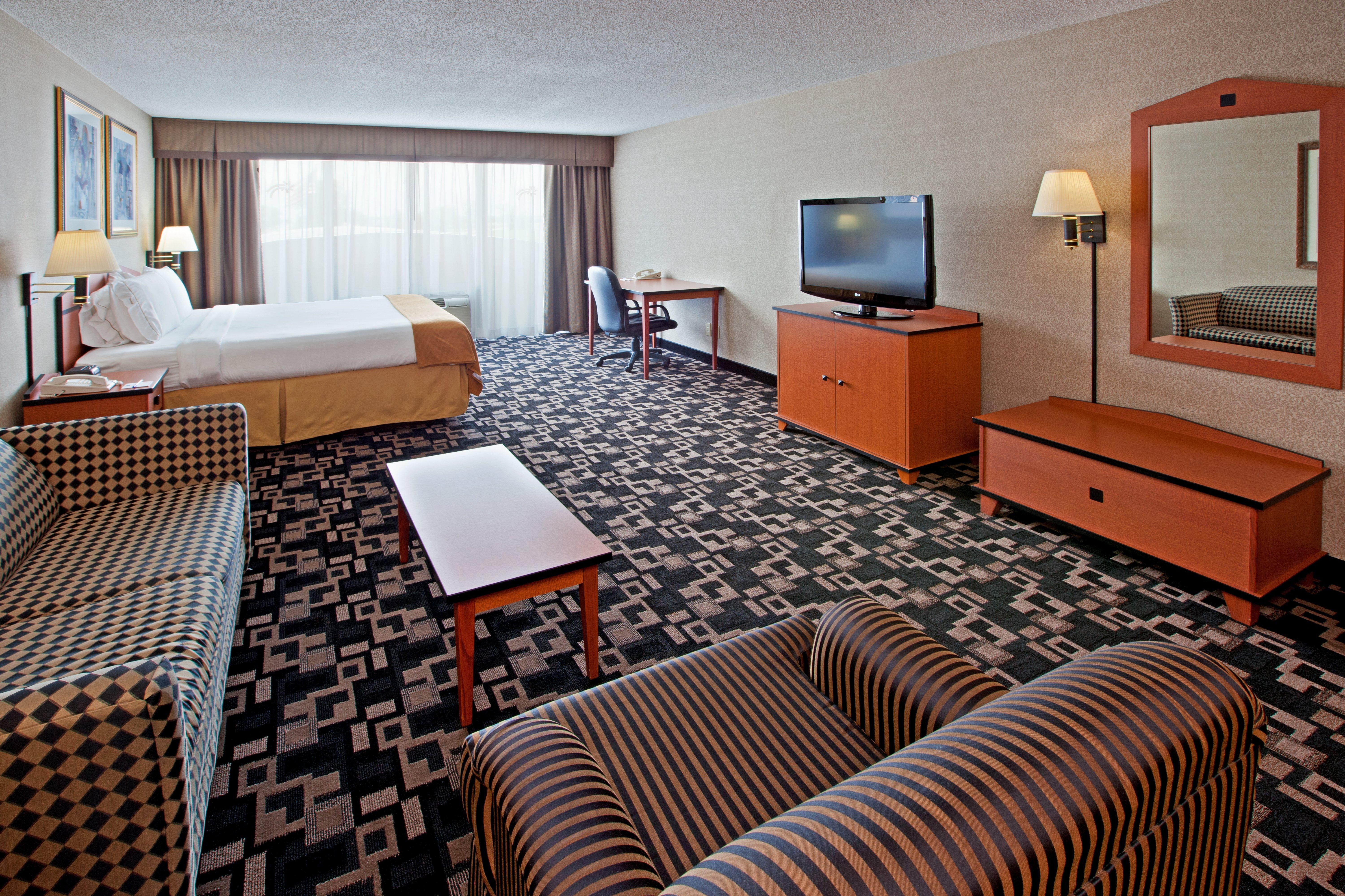 Holiday Inn Express Hotel & Suites Greenwood Exterior foto