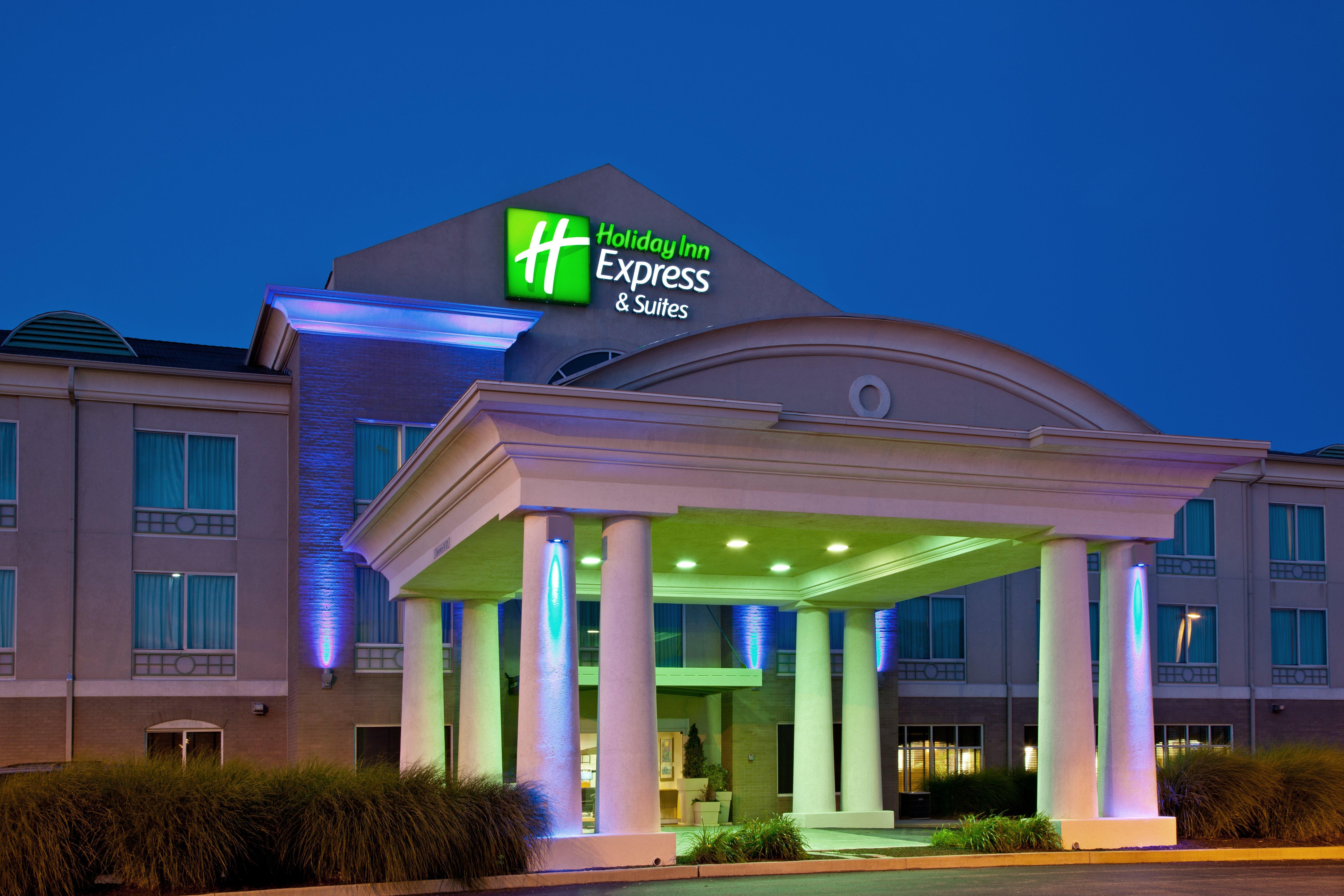 Holiday Inn Express Hotel & Suites Greenwood Exterior foto