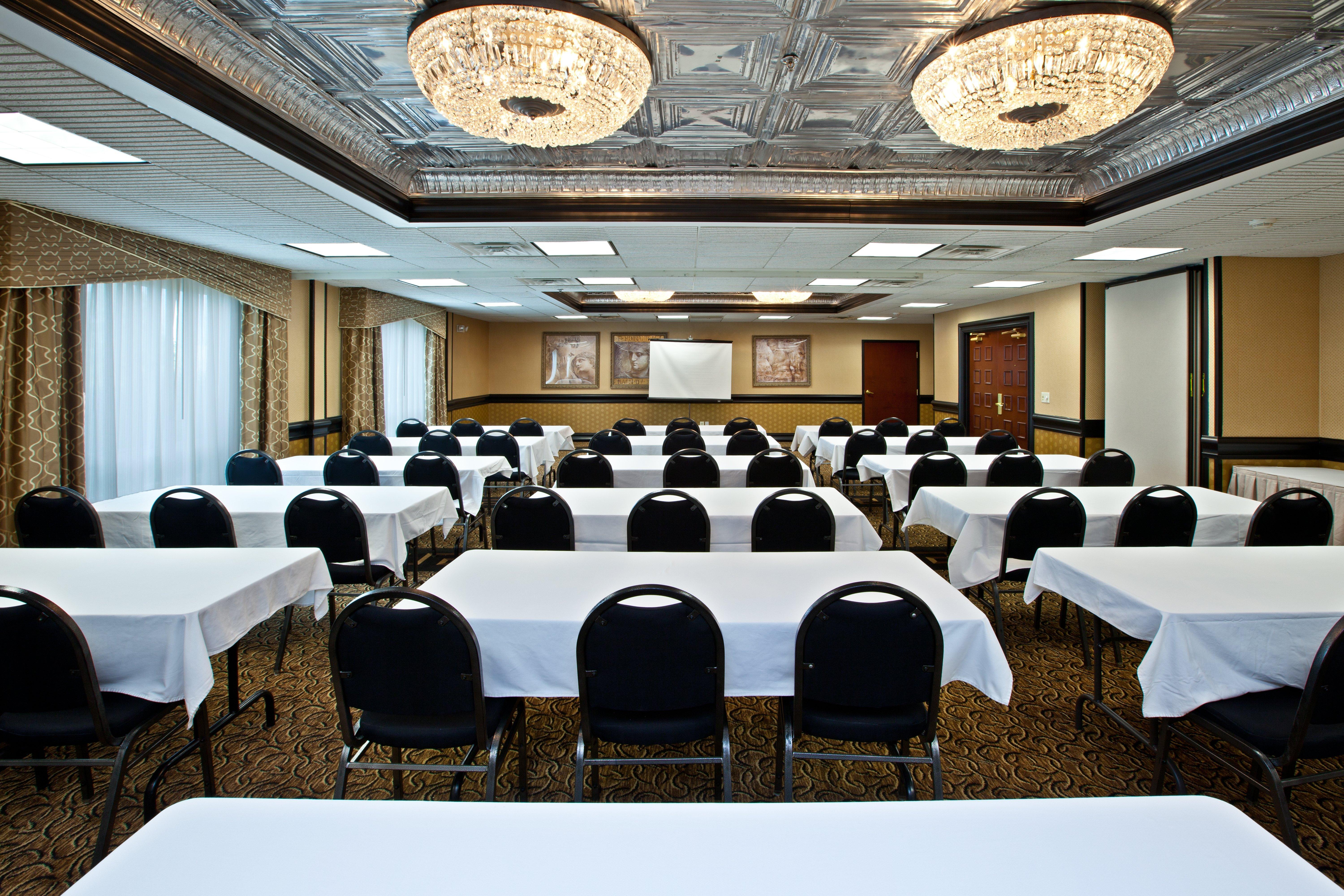 Holiday Inn Express Hotel & Suites Greenwood Exterior foto