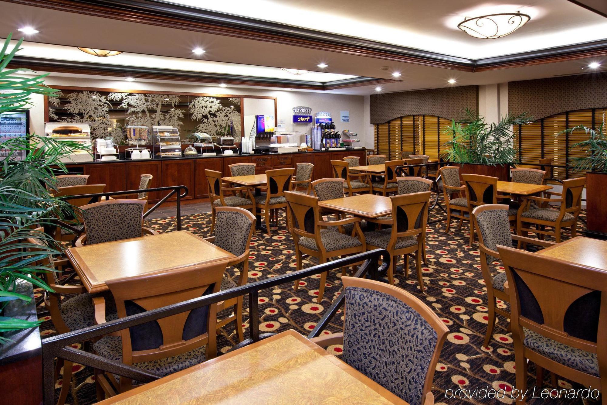 Holiday Inn Express Hotel & Suites Greenwood Exterior foto